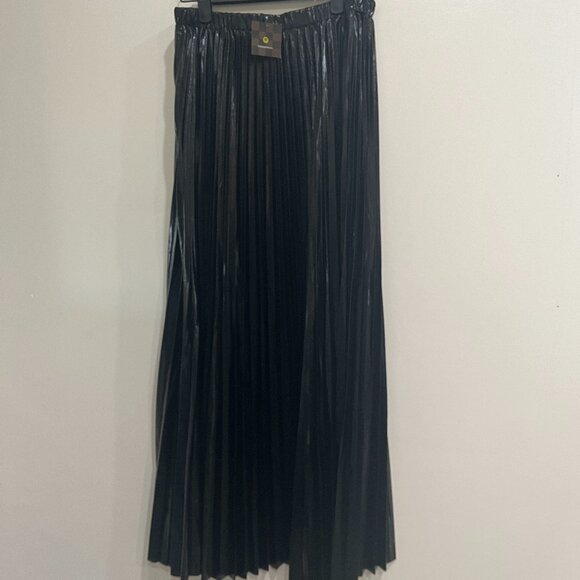 Dressed in Lala Metallic Pleated Midi Skirt in Midnight Black - Picture 3 of 3
